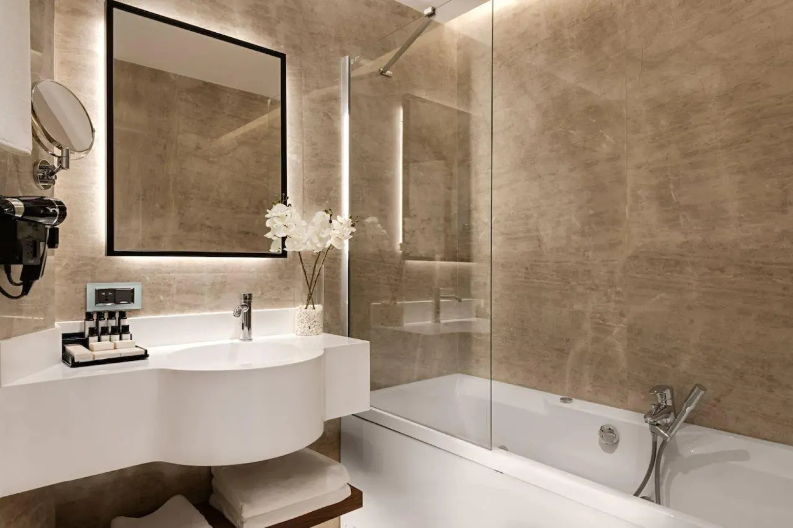 Отель Gleam Collection Hotel