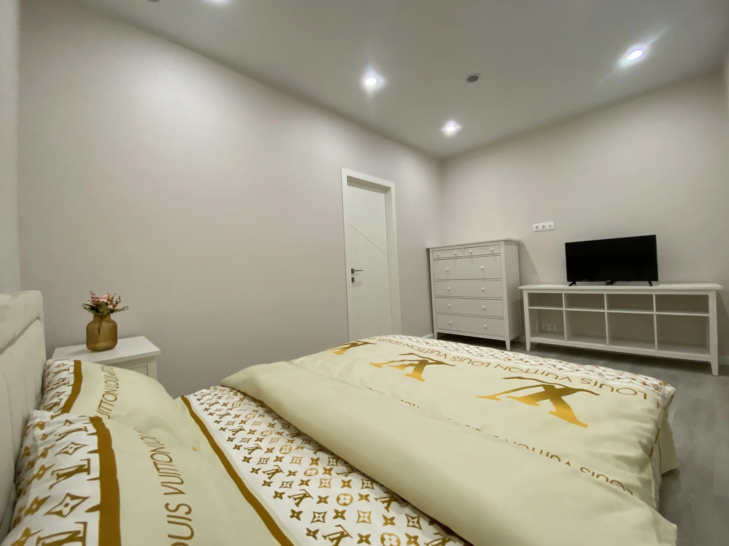 Апартаменты Deluxe на Октябрьском 26