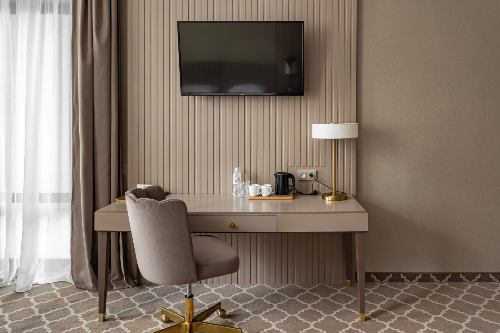 Отель Ирыстон