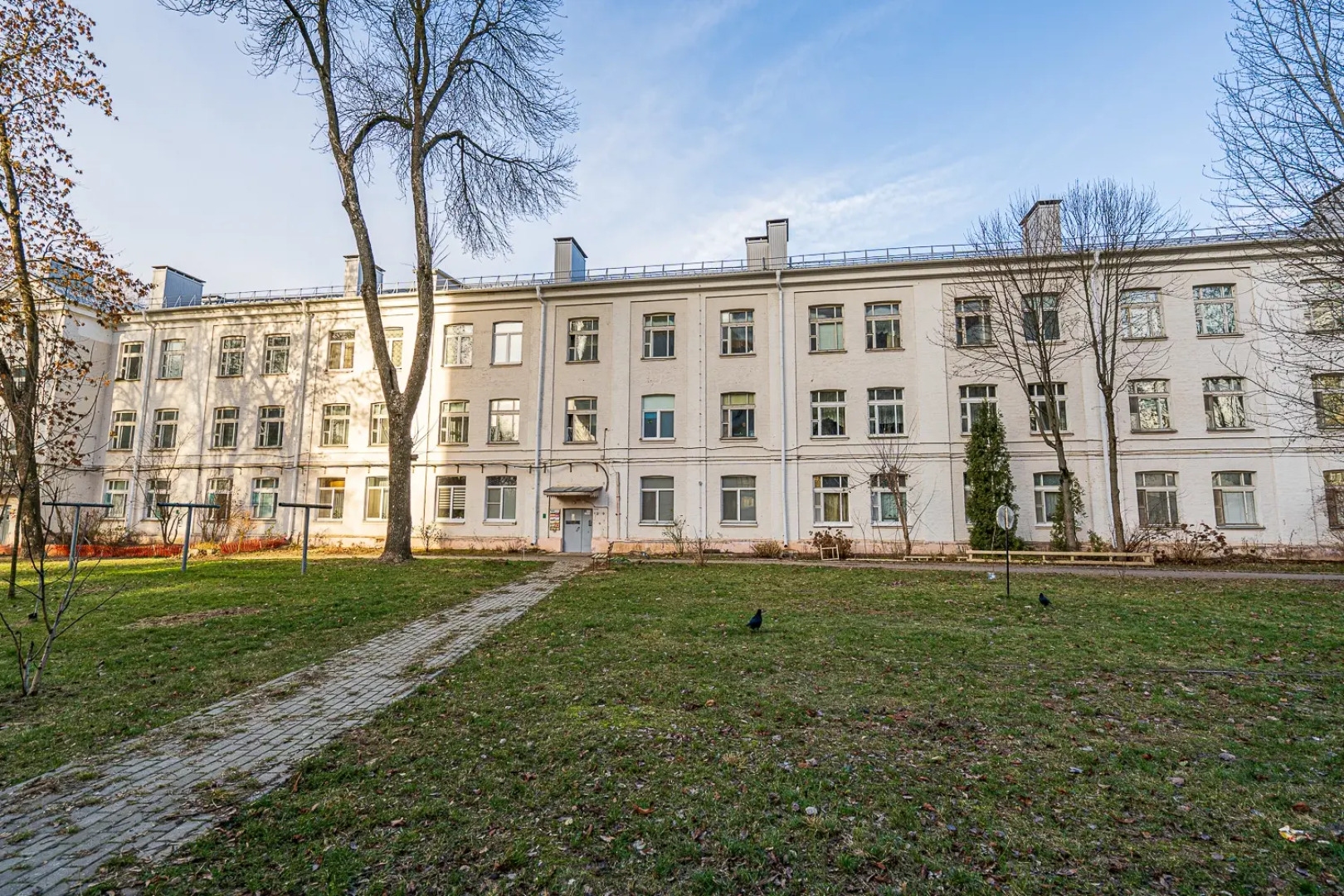 Апартаменты Трехкомнатная квартира возле парка Горького