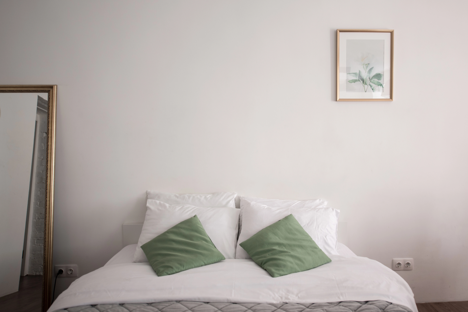 Апартаменты Smile Apartments Уютные в Самом Центре Города 1