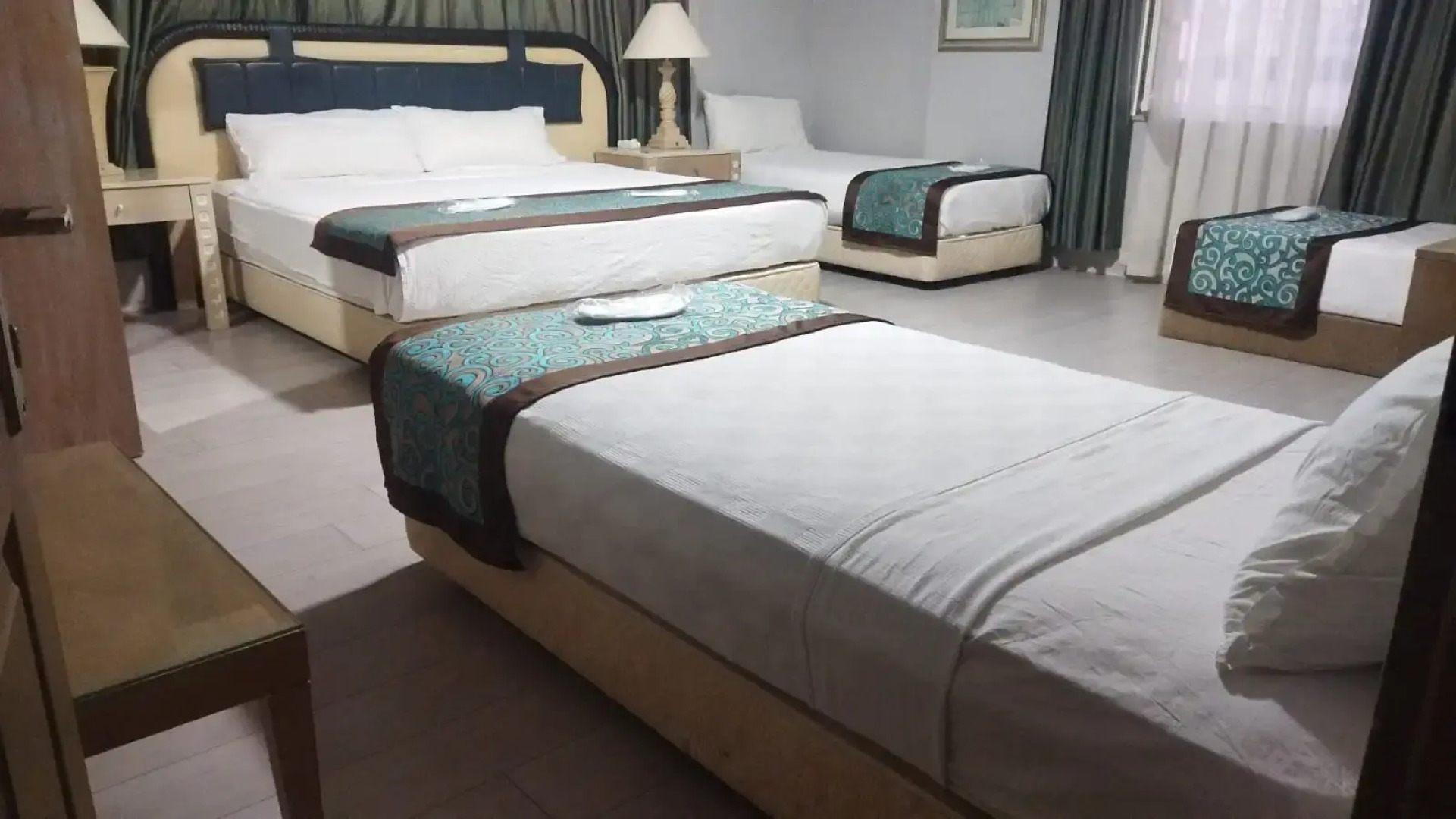 Отель Sever Suites