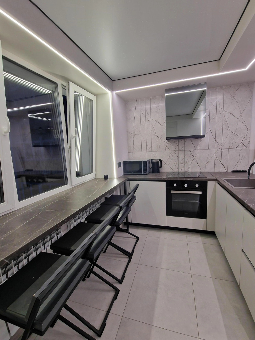 Апартаменты в Центре с Гостинной и 2 Спальнями