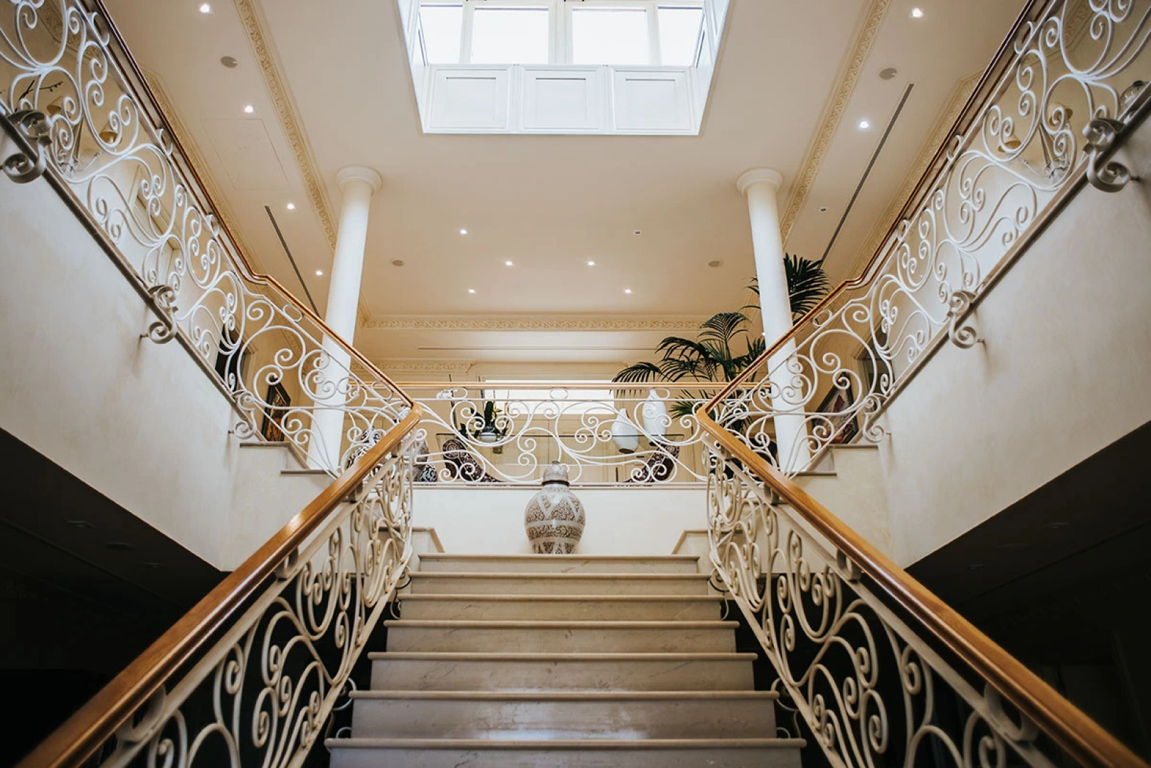 Luxury King Villa Apartments