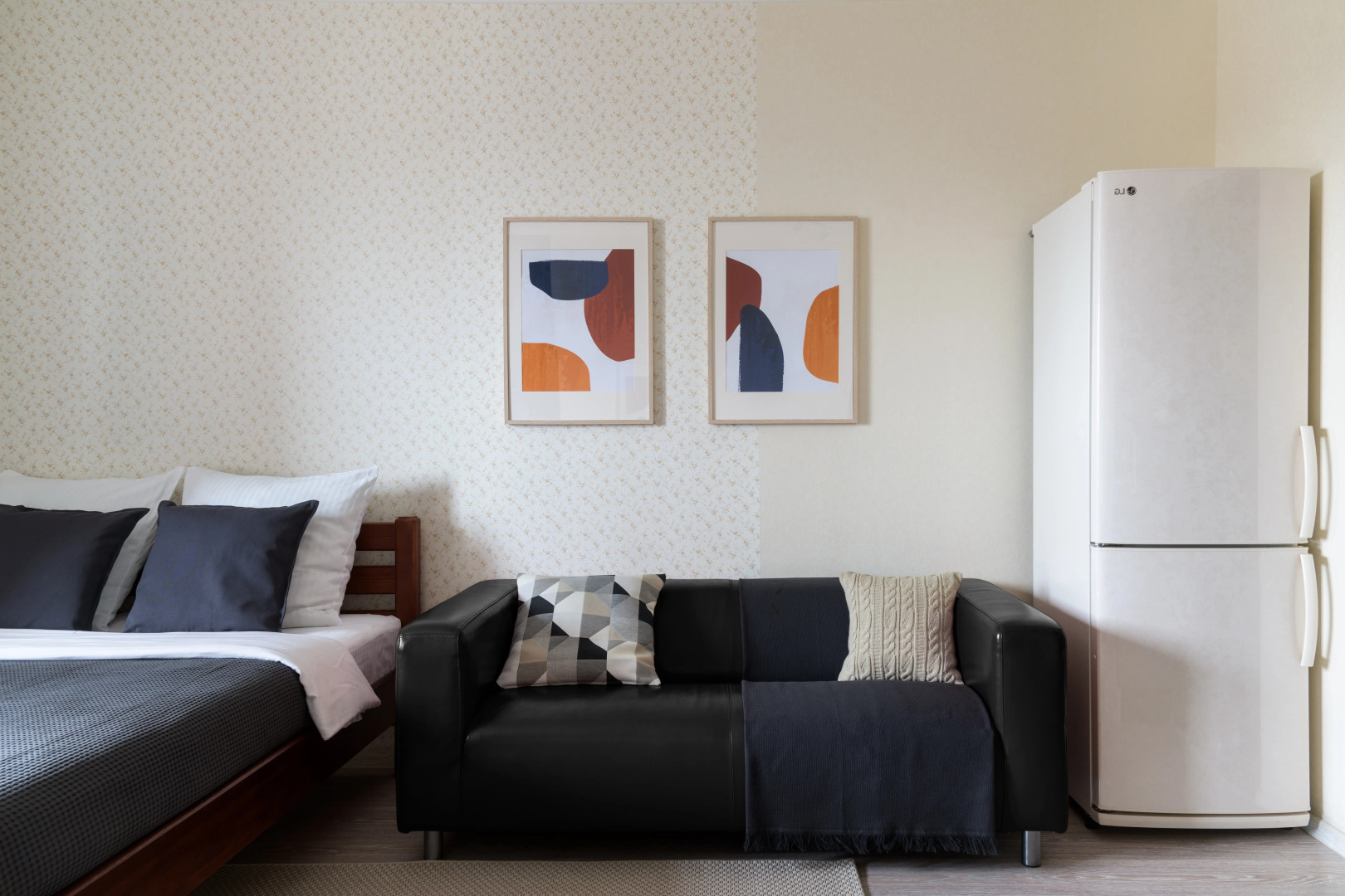 Апартаменты ФлаНск на Крылова 1