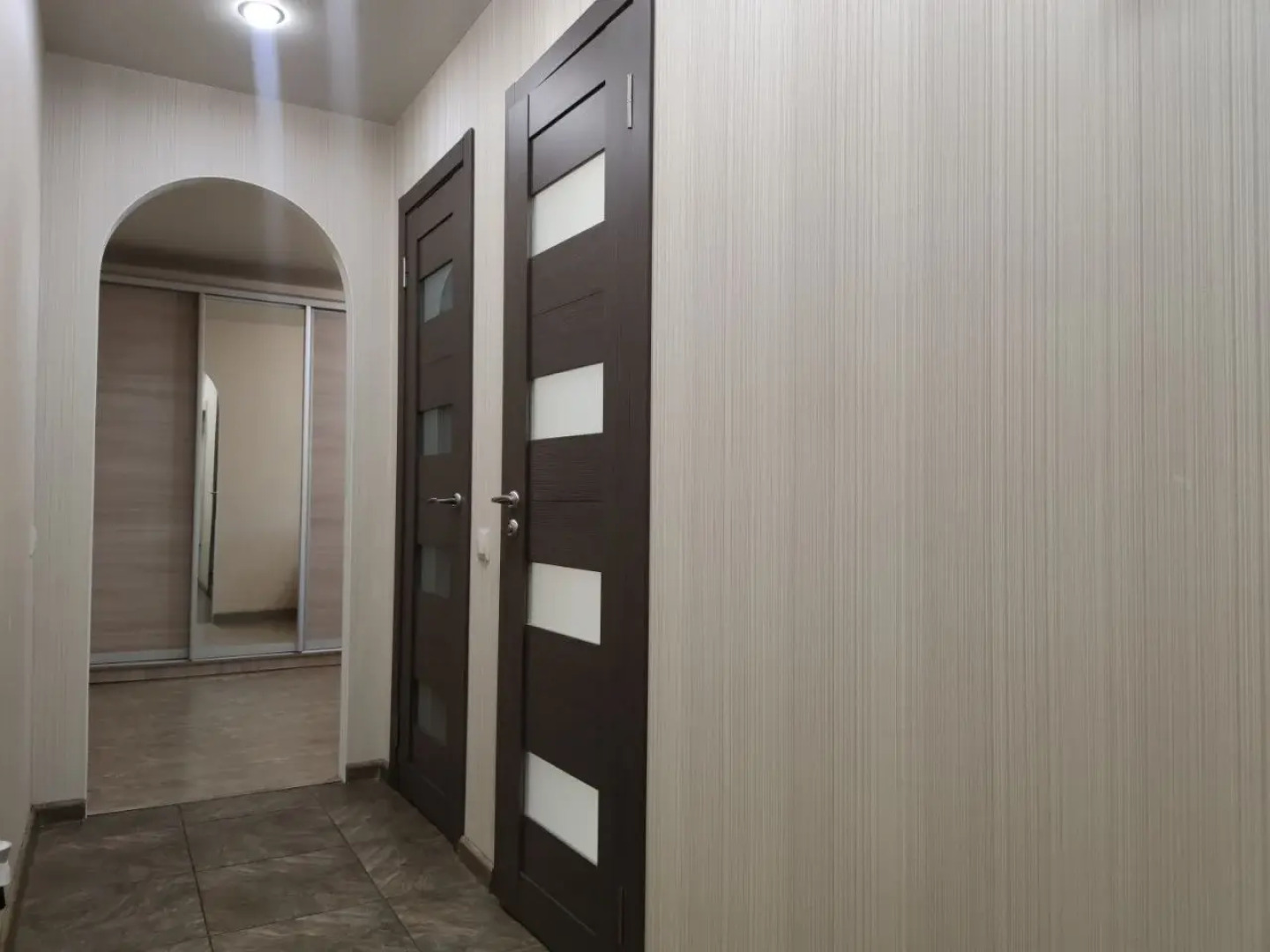 Квартира Трехместная в Спальном Районе Недалеко от Волейбольного Центра