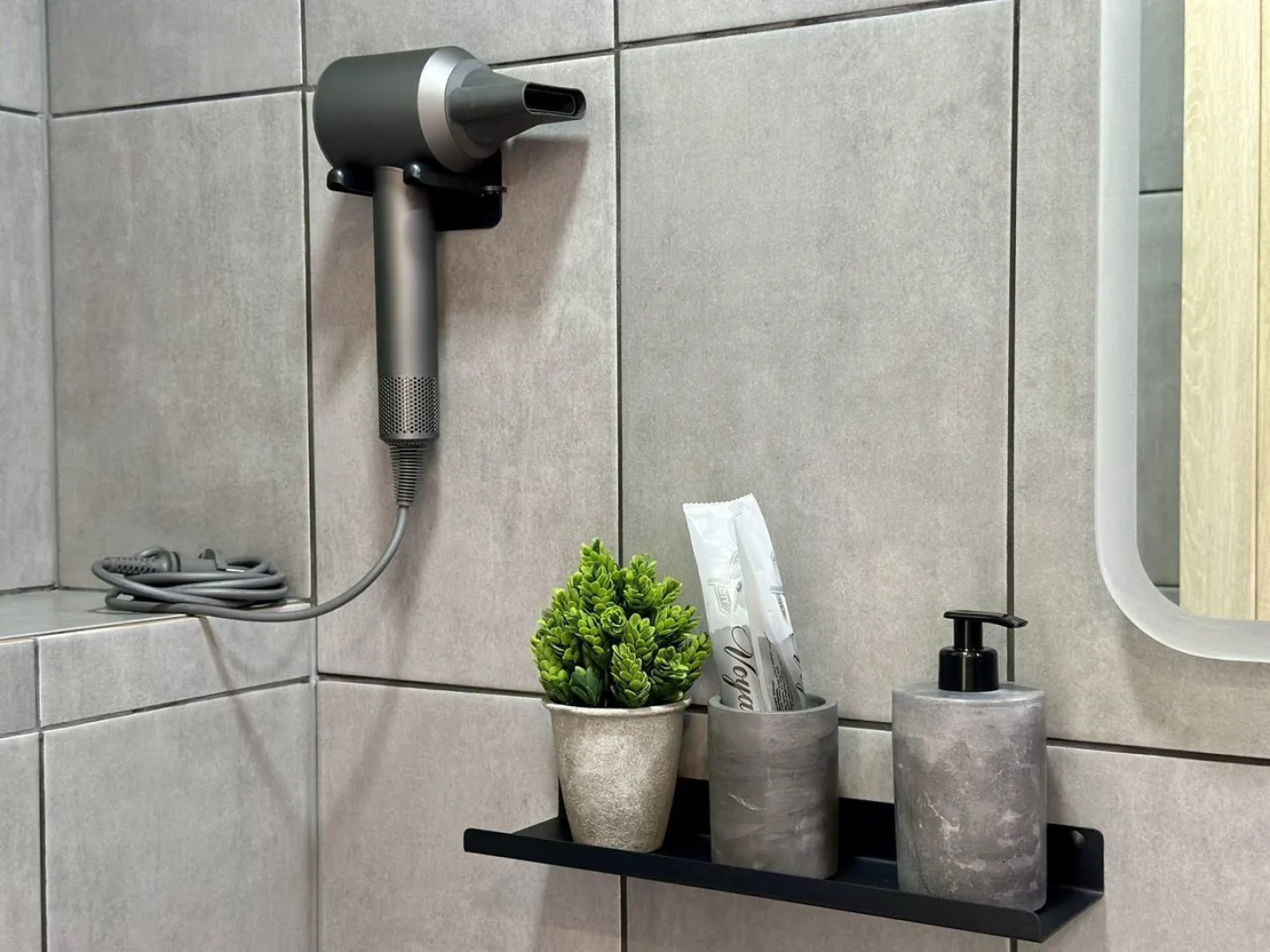 Частный Дом в Окружении Кедpового Леса со Своей Террасой и Мангальной Зоной