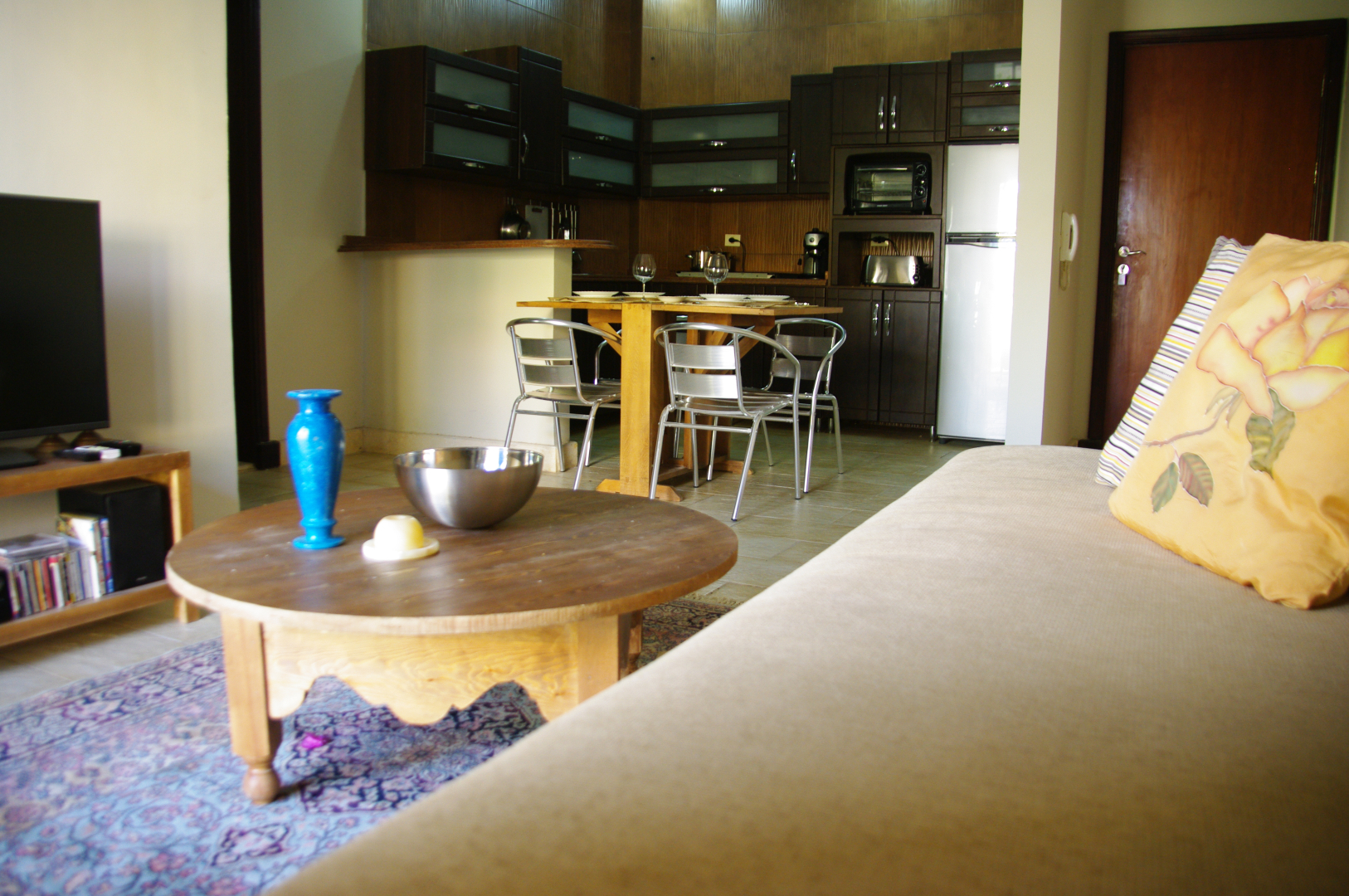 Апартаменты Luxury garden apartment and walk anywhere