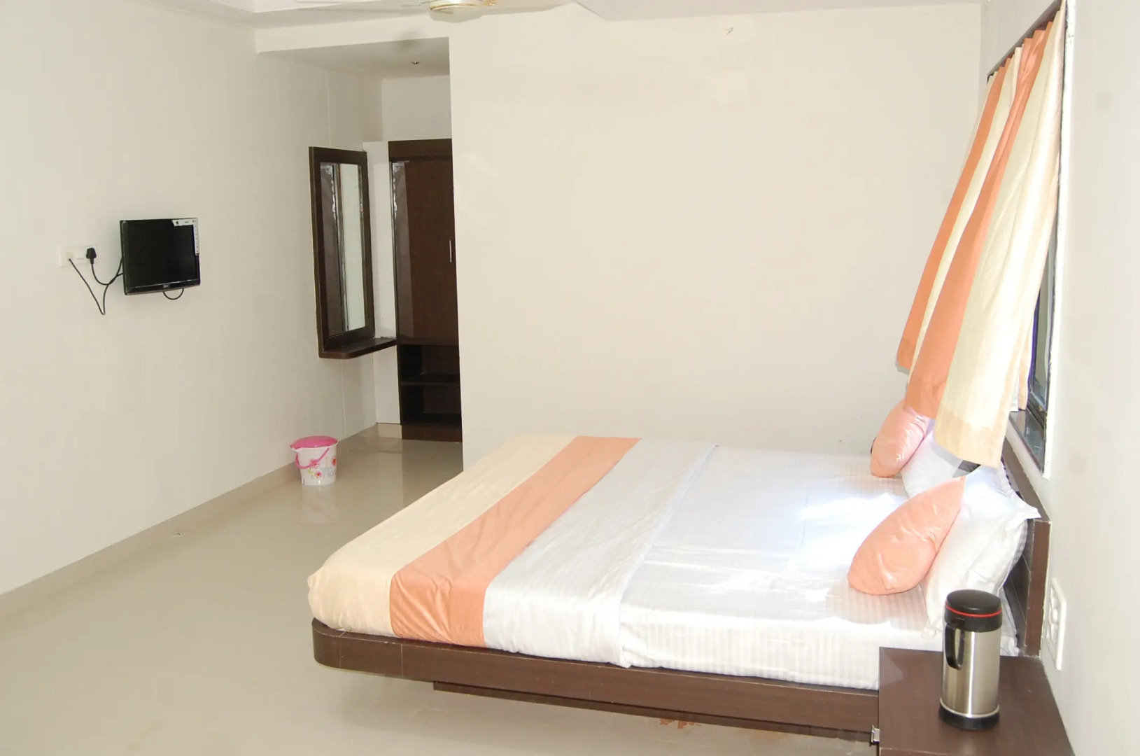 Отель Parth Executive