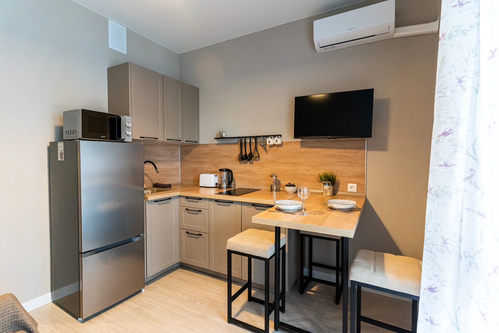 Апартаменты с Дизайнерским Ремонтом в Южном Районе Новороссийска от LetoApart 1