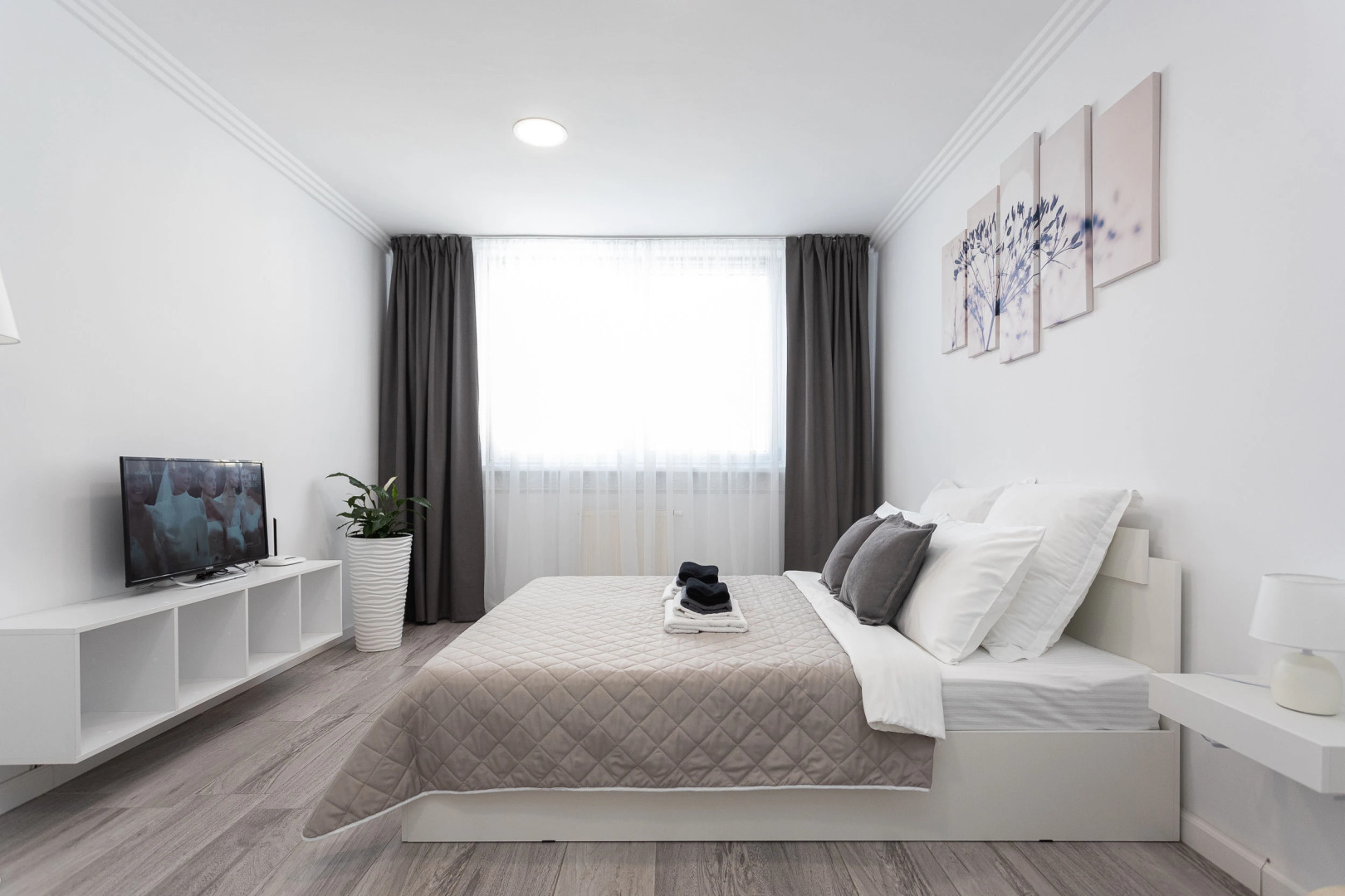 Квартира ALBUS рядом с Центром и электричкой к морю