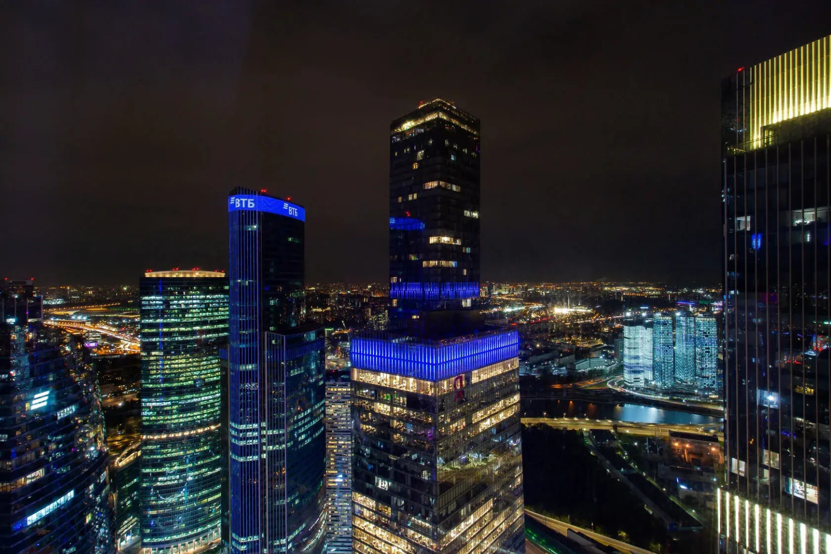 Апартаменты Sky City Moscow 62 этаж! Вид на Башни, Лужники, Парк победы и город! Очень уютный!