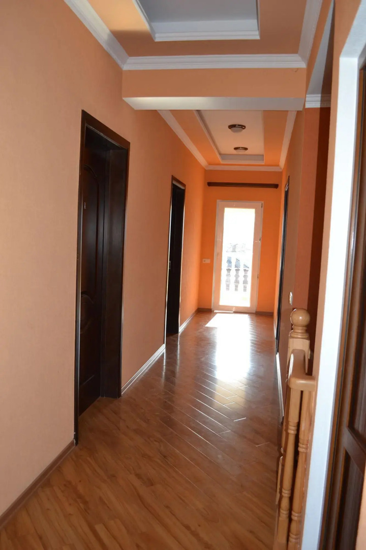 Отель Исака