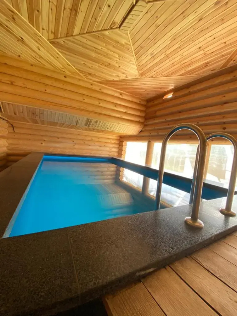 Дом с Бассейном