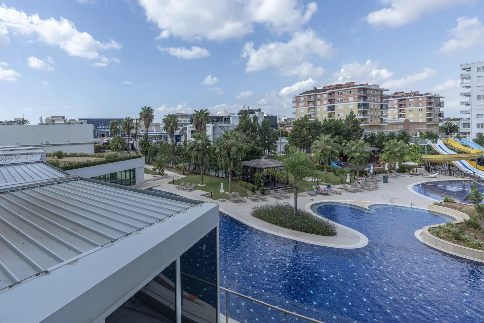 Апартаменты Maxi Sirius Town