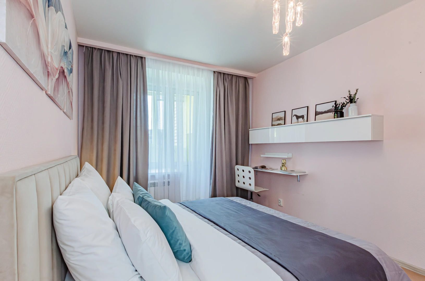 Квартира с Двумя Спальными Рядом с Ривьерой