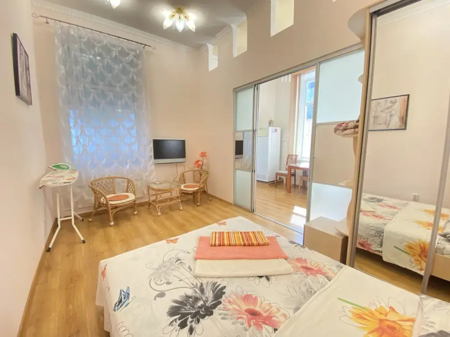 Квартира престиж с 2 спальнями, видом на море и балконом 2/7