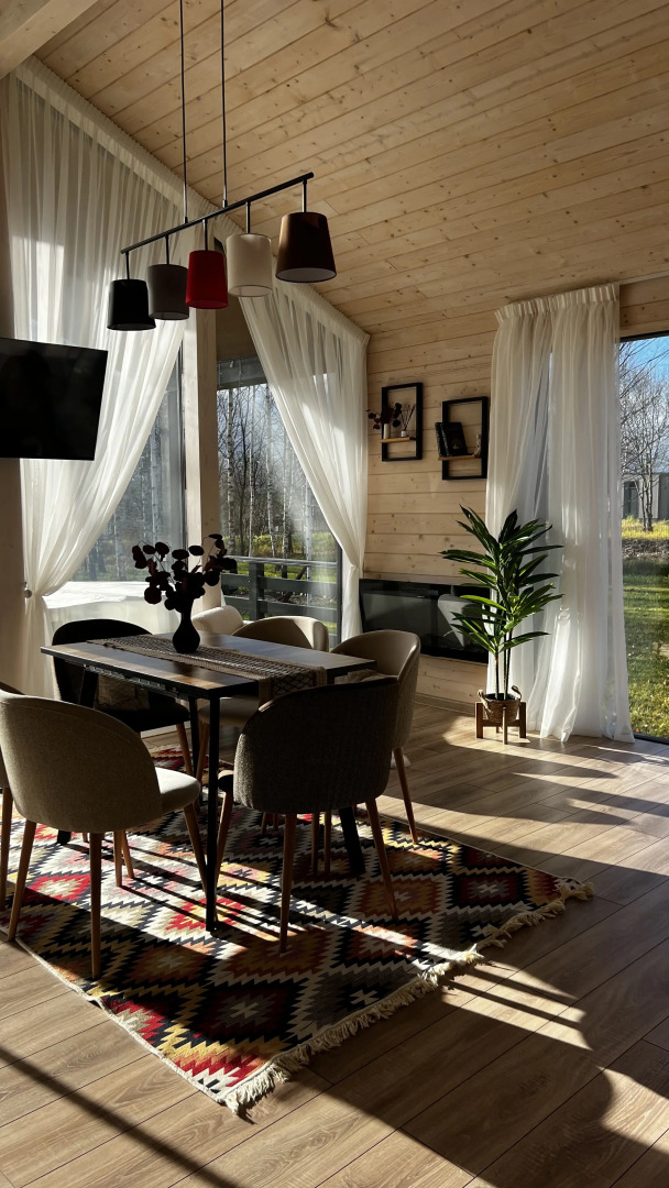 Частный дом в березах