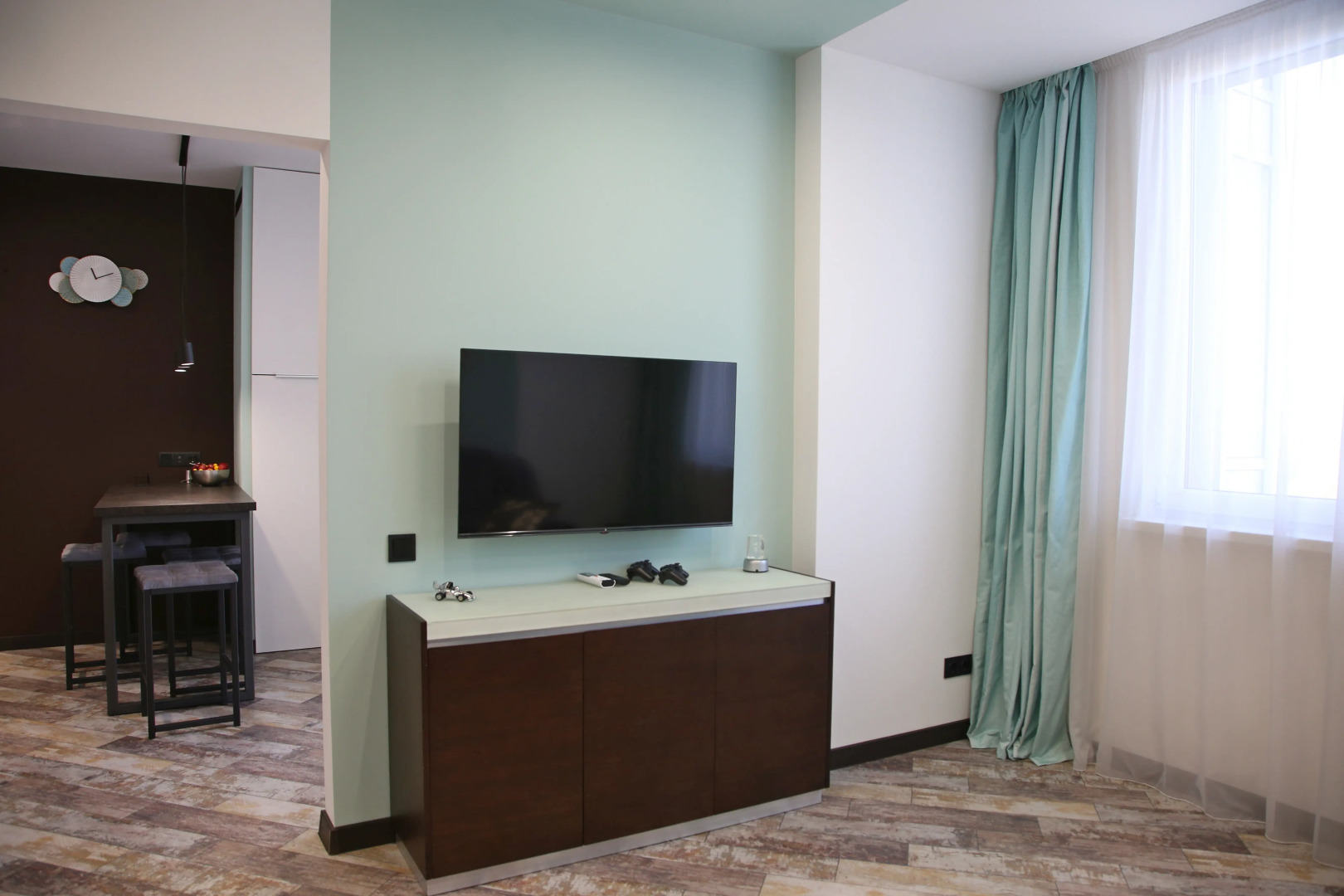 Апартаменты Малевич - мята, лаванда и горький шоколад в интерьере