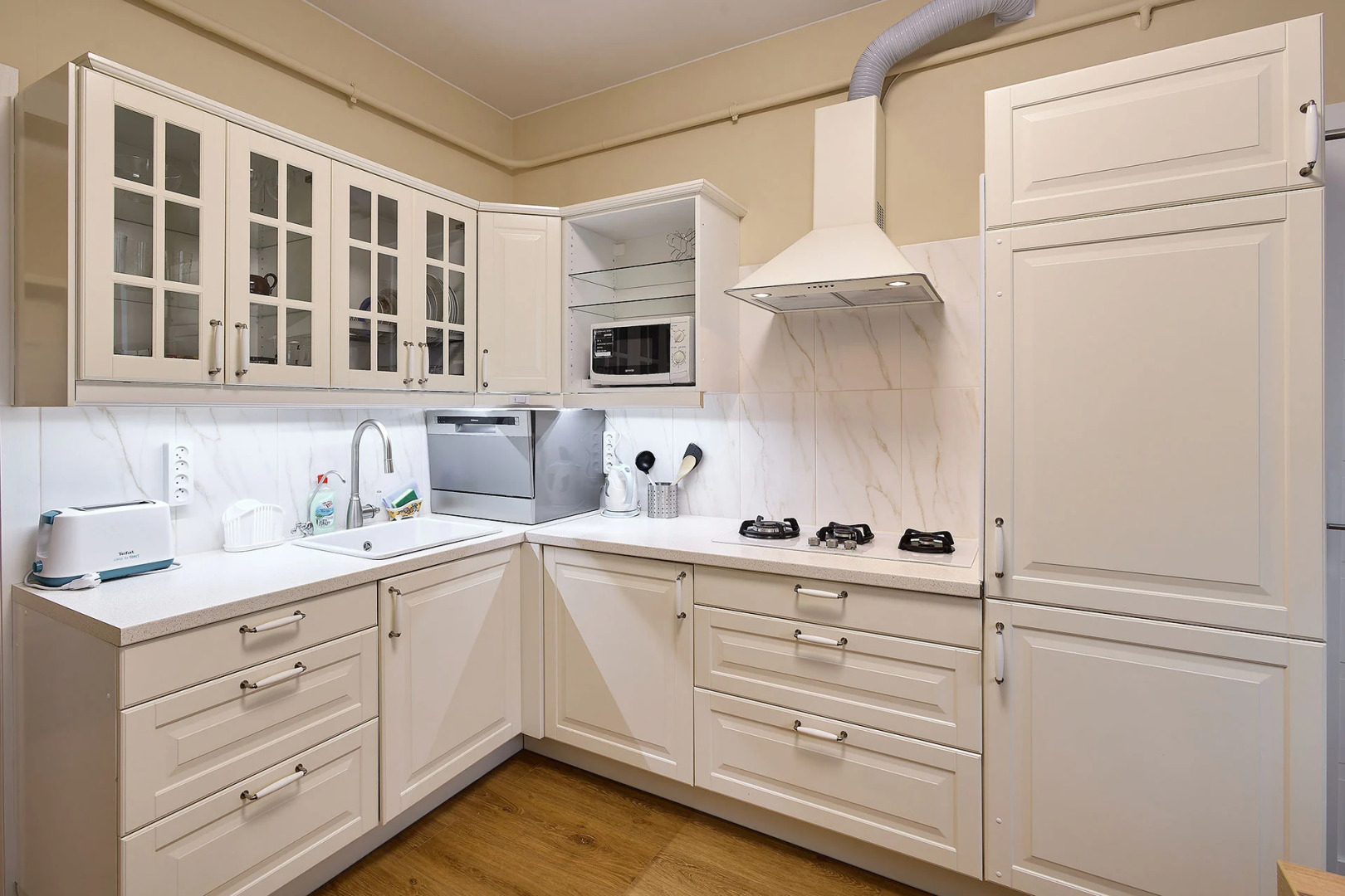 Апартаменты с видом на Неву в центре города