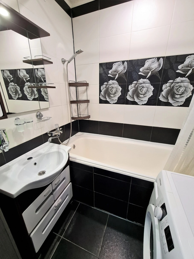 Апартаменты на бульваре Непокоренных 65