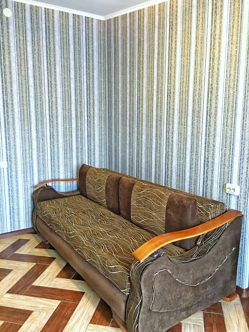 Двухкомнатная квартира с балконами на Набережной Ялты