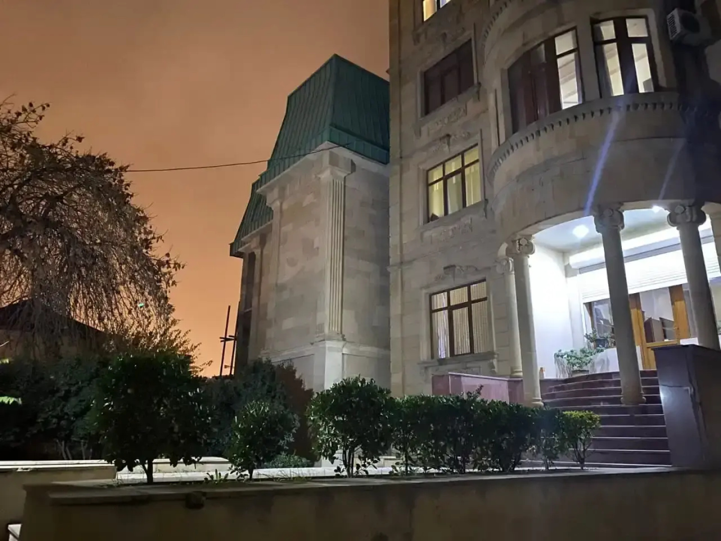 Отель EKM
