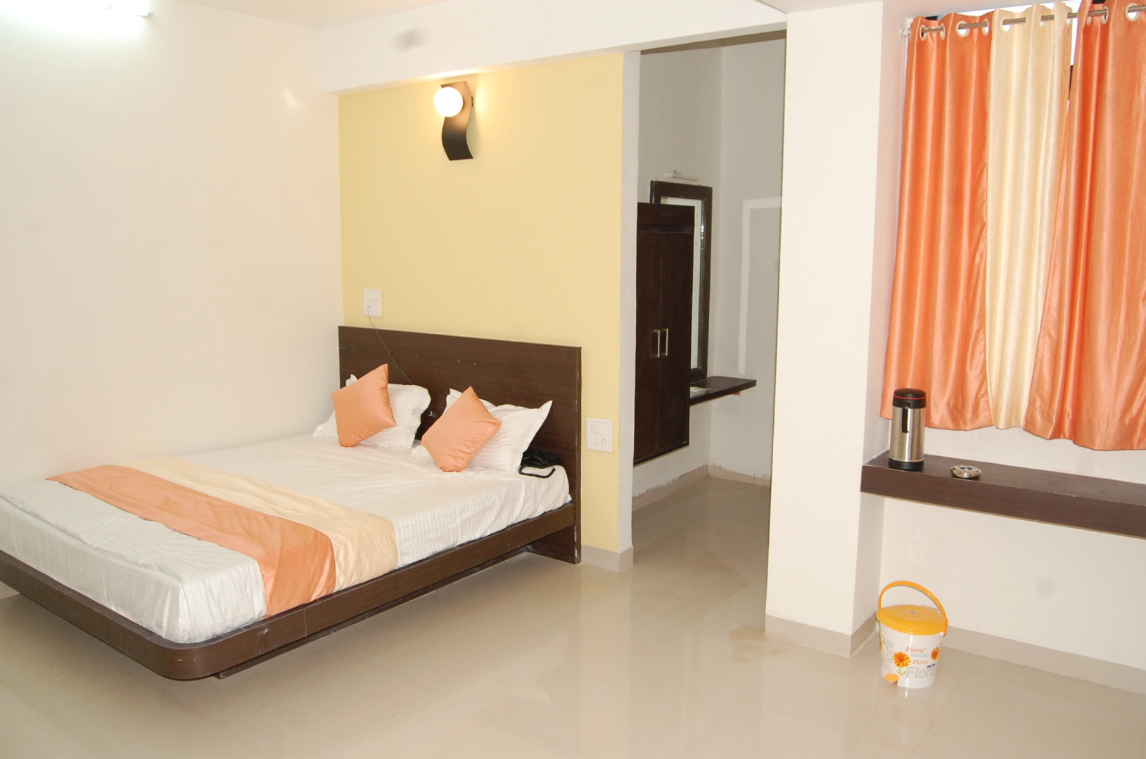 Отель Parth Executive