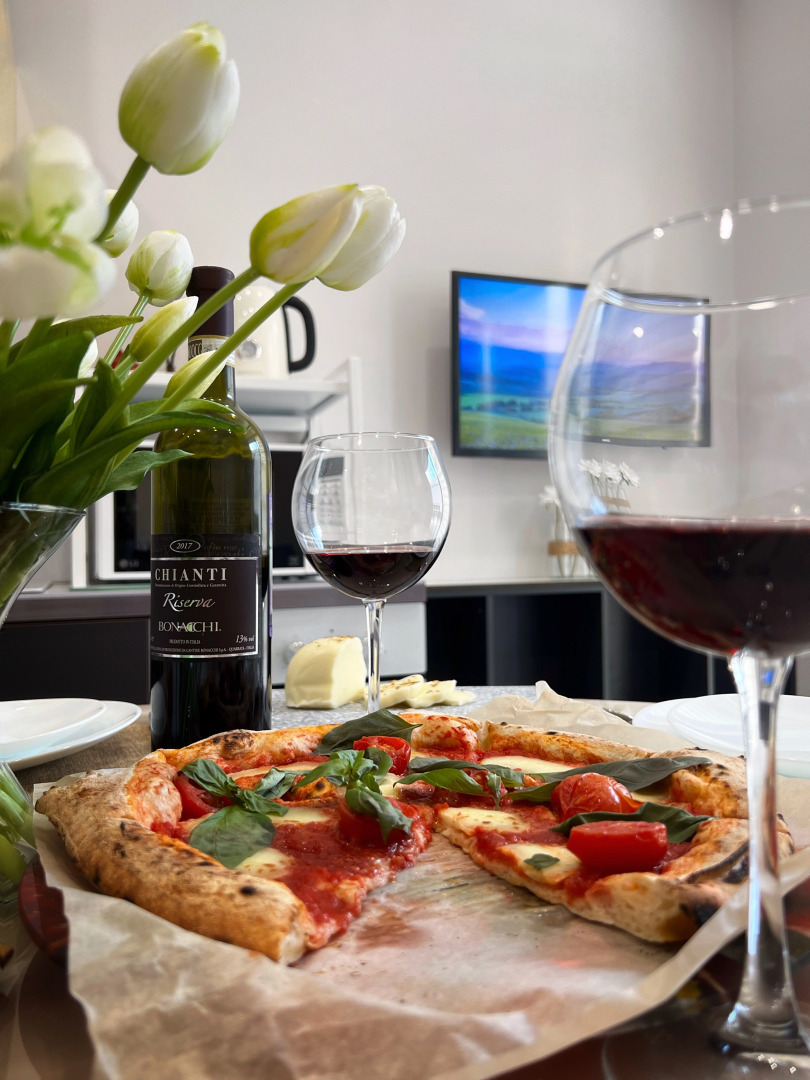 Апартаменты Granada Шикарная квартира в историческом центре Санкт-Петербурга в 300 метрах от Невского Проспекта и Площади Восстания