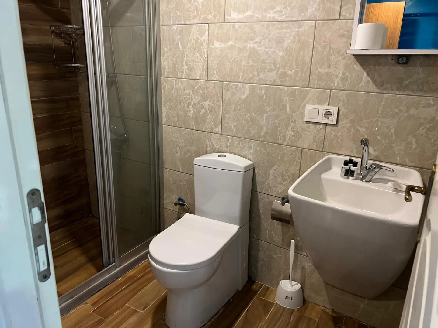 Отель Moon Blue