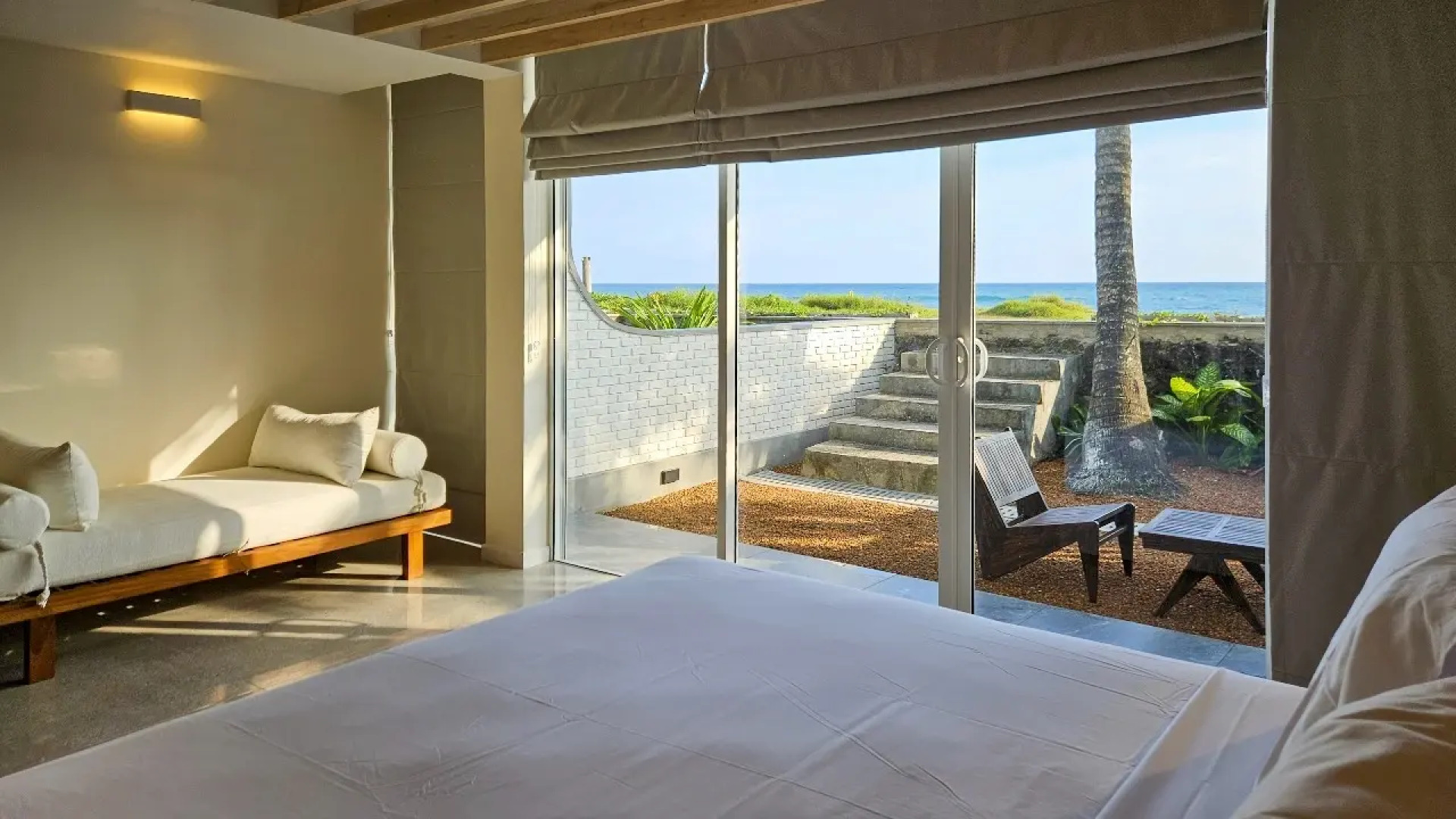 Курортный отель South Beach