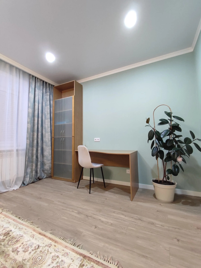 Квартира Яркая, Уютная