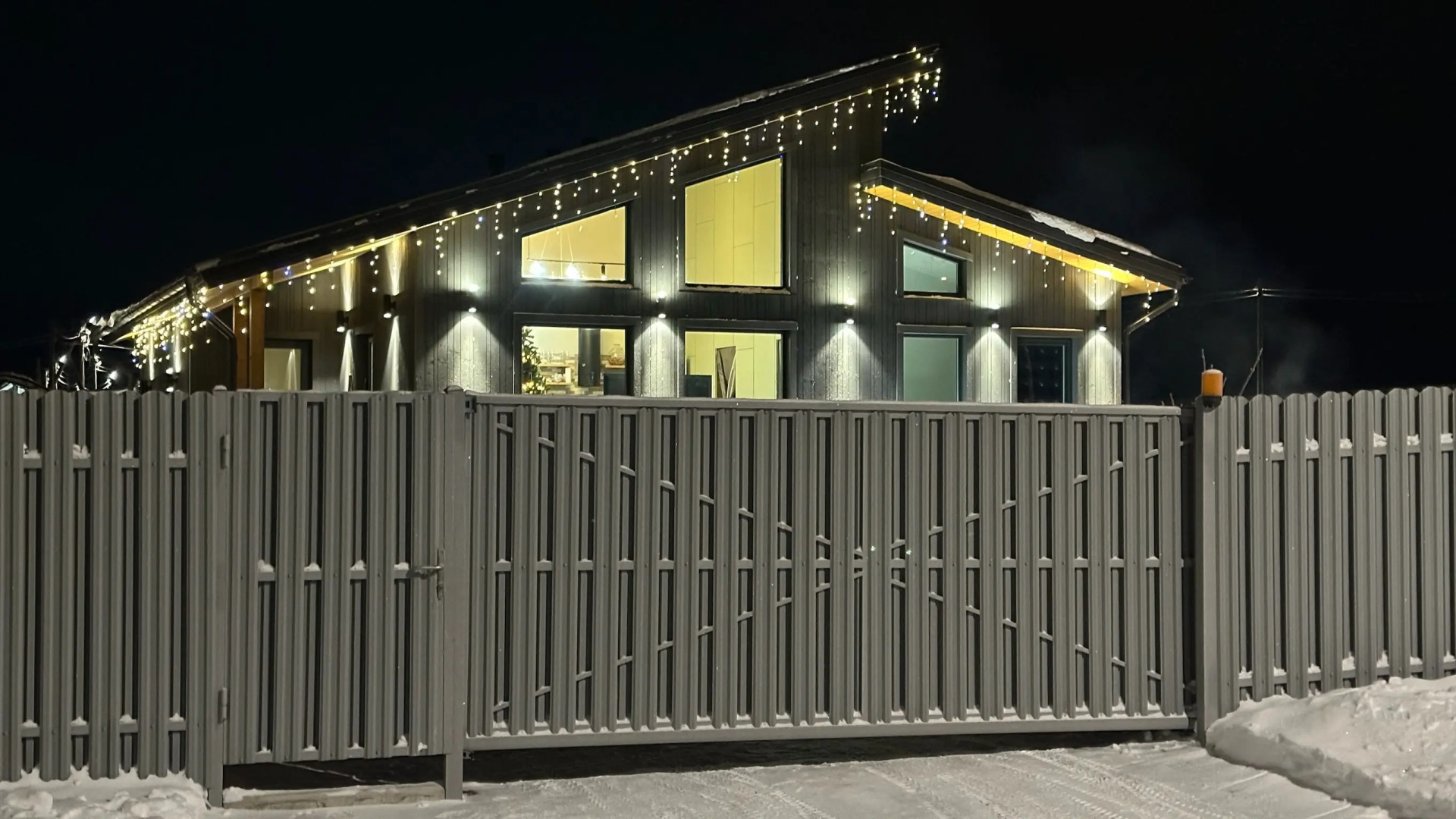 Частный дом у озера