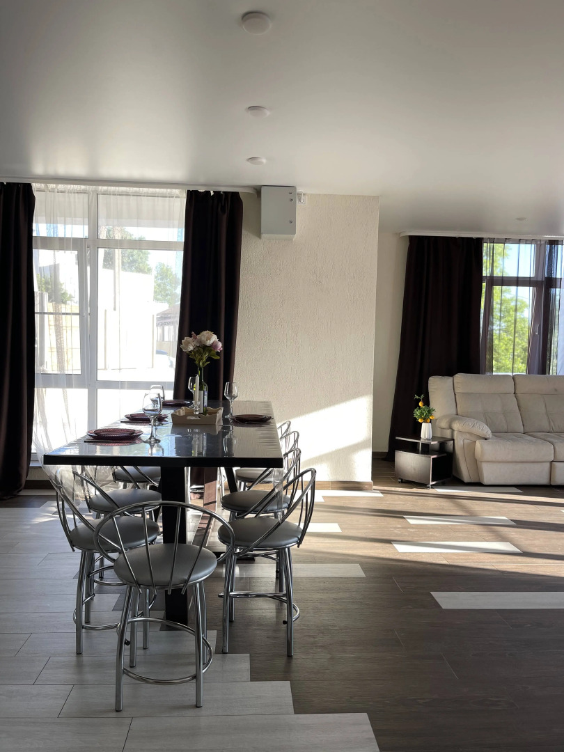 Вилла с бассейном и 5 мастер спальнями