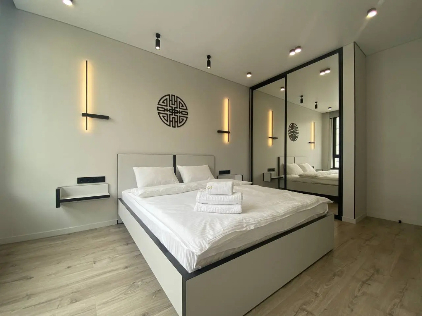 Апартаменты 2-комнатные HomeApart П. Мстиславца, 12