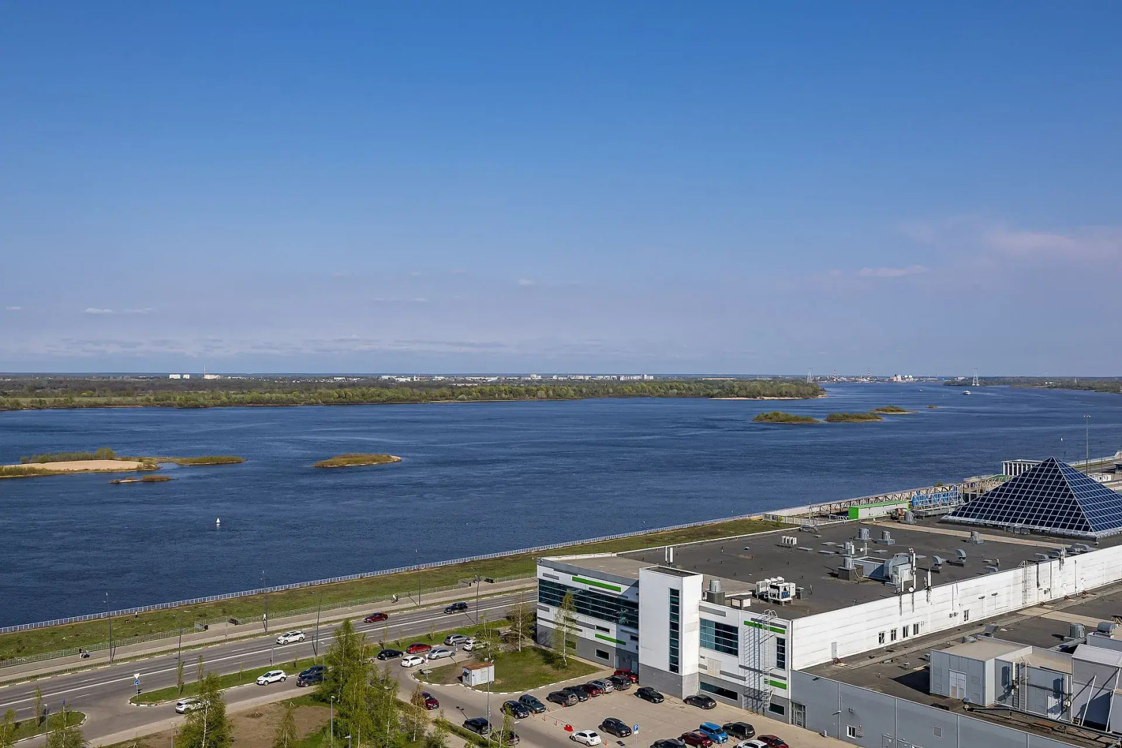 Апартаменты на Карла Маркса 62, с видом на Волгу. м.Стрелка. Сова-Дом