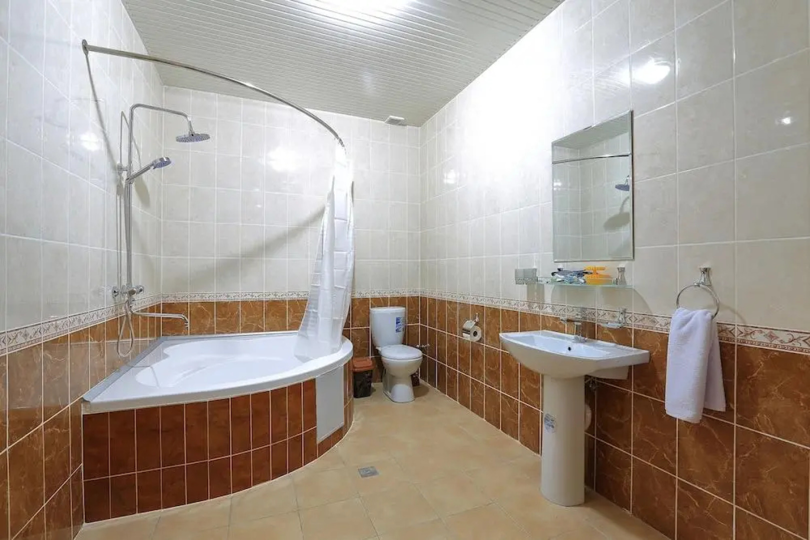 Отель Seven Seasons