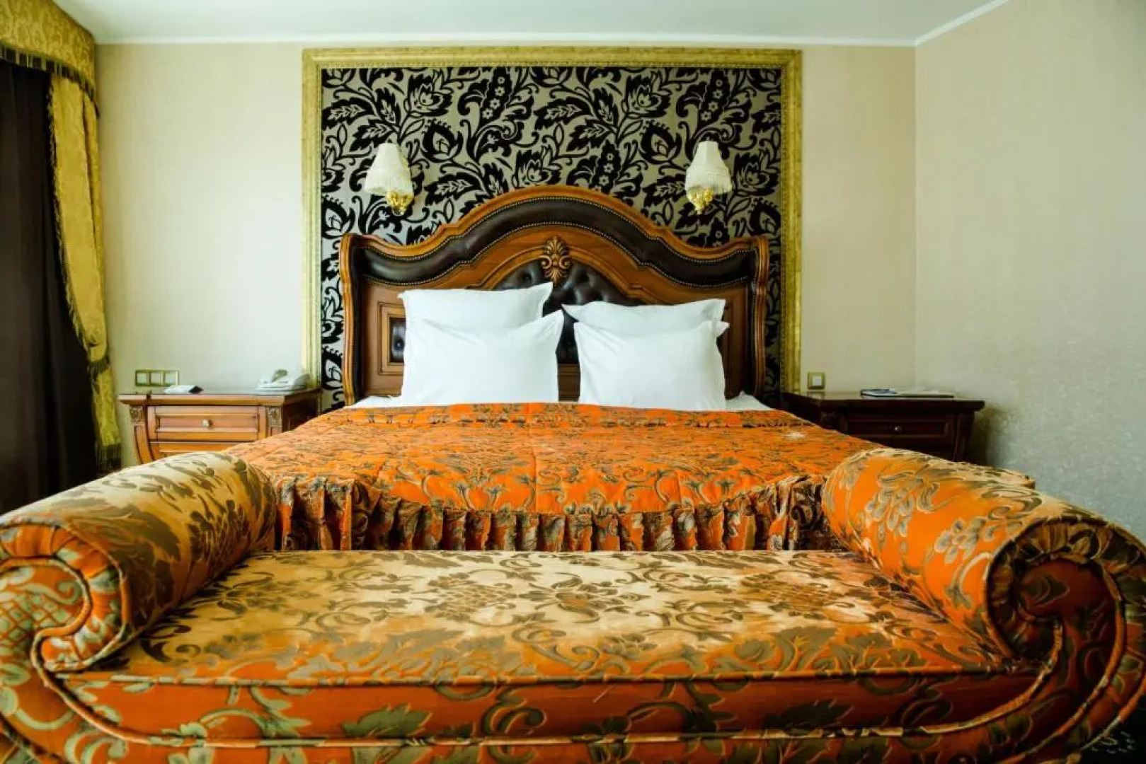 Отель и бизнес-центр Diplomat