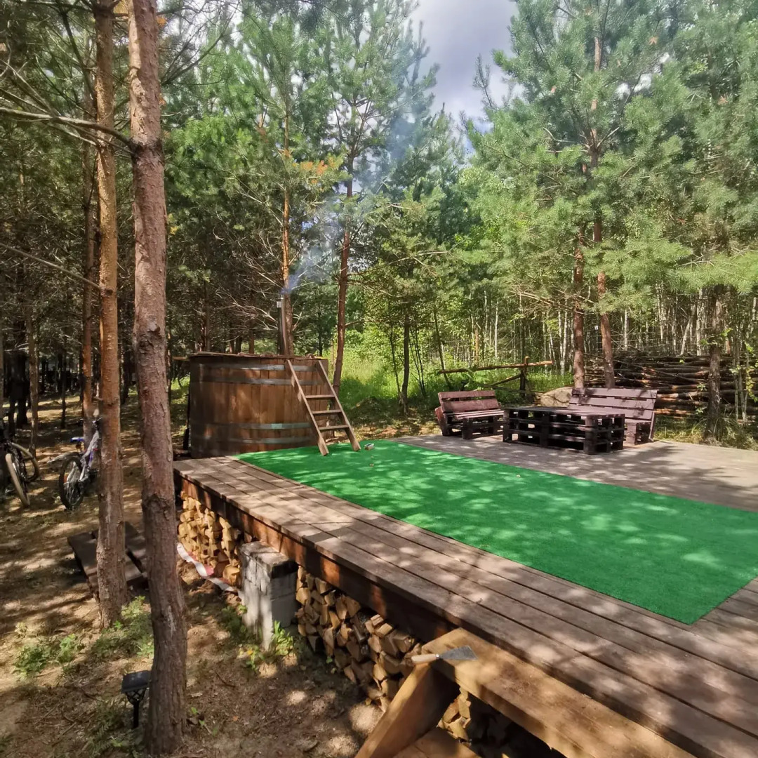 Частный Дом О, Дни в Лесу