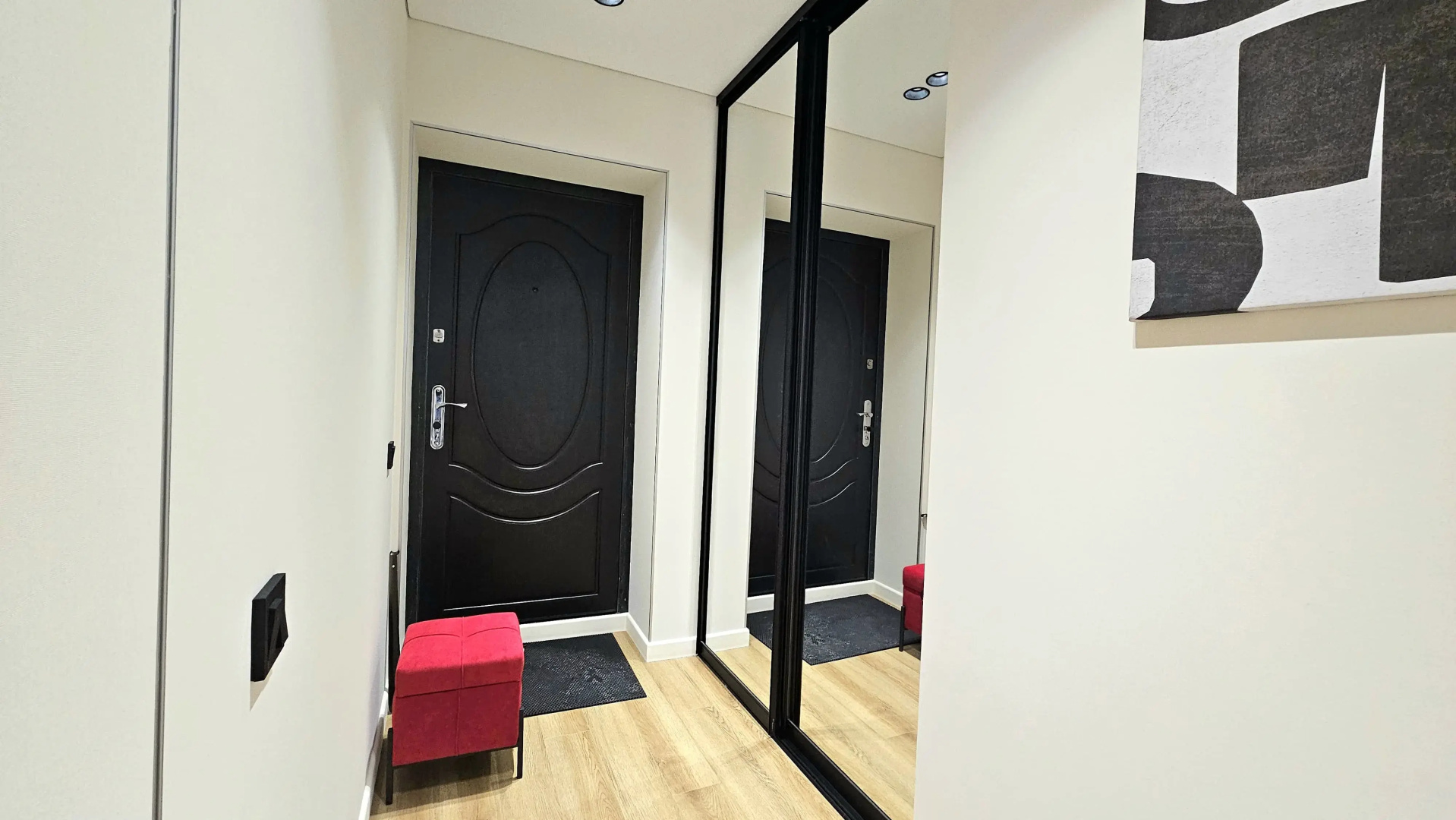Квартира с Дизайнерским Ремонтом в Центральной Части Города от Urban Apartments