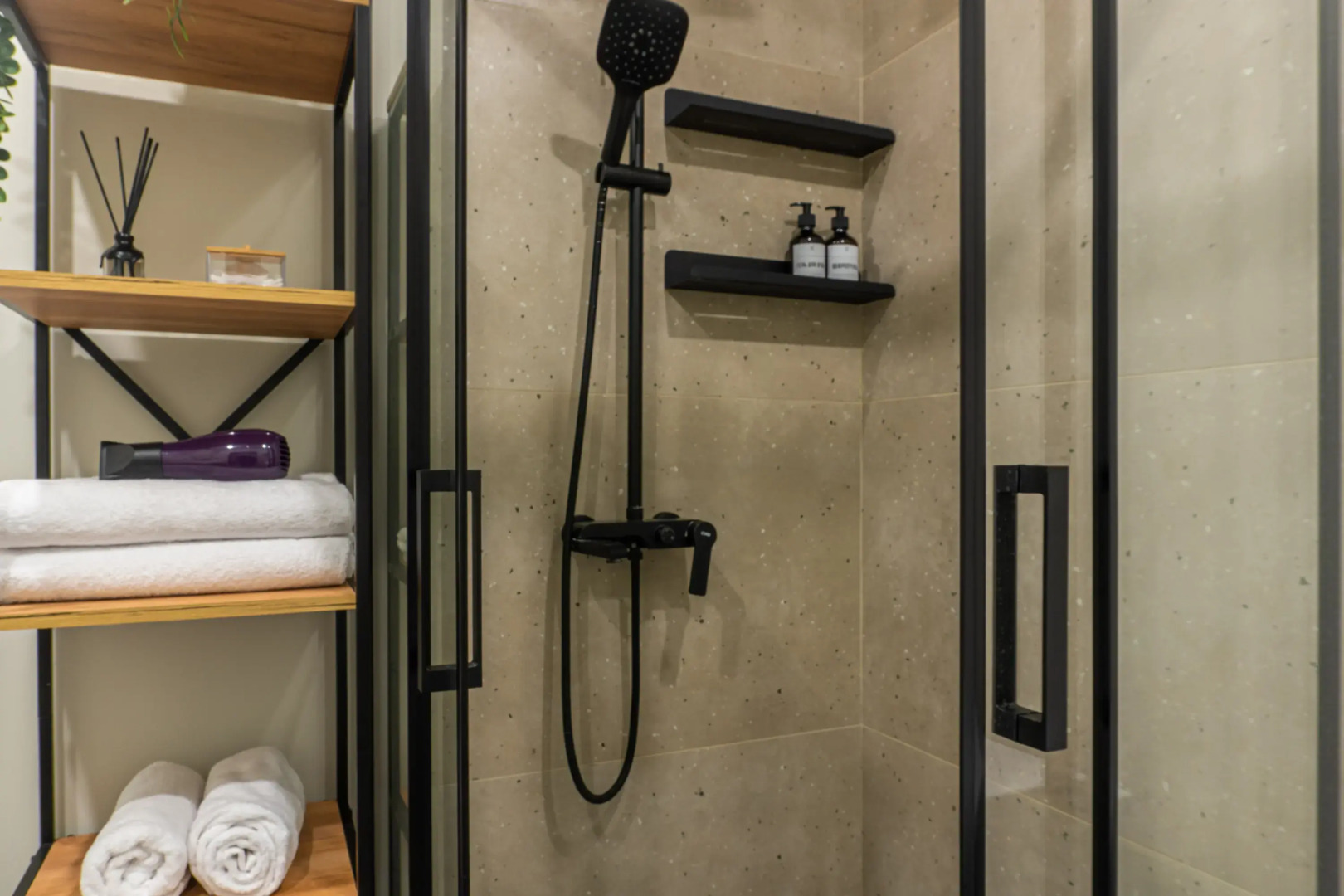 Апартаменты Йорт в Жк Уникум