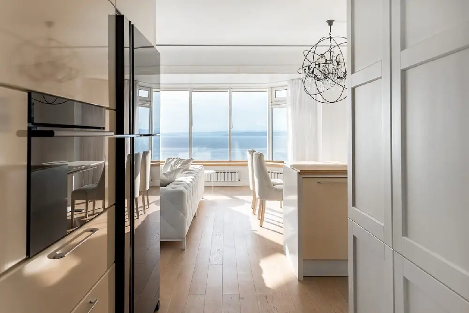 Апартаменты на первой линии главной набережной