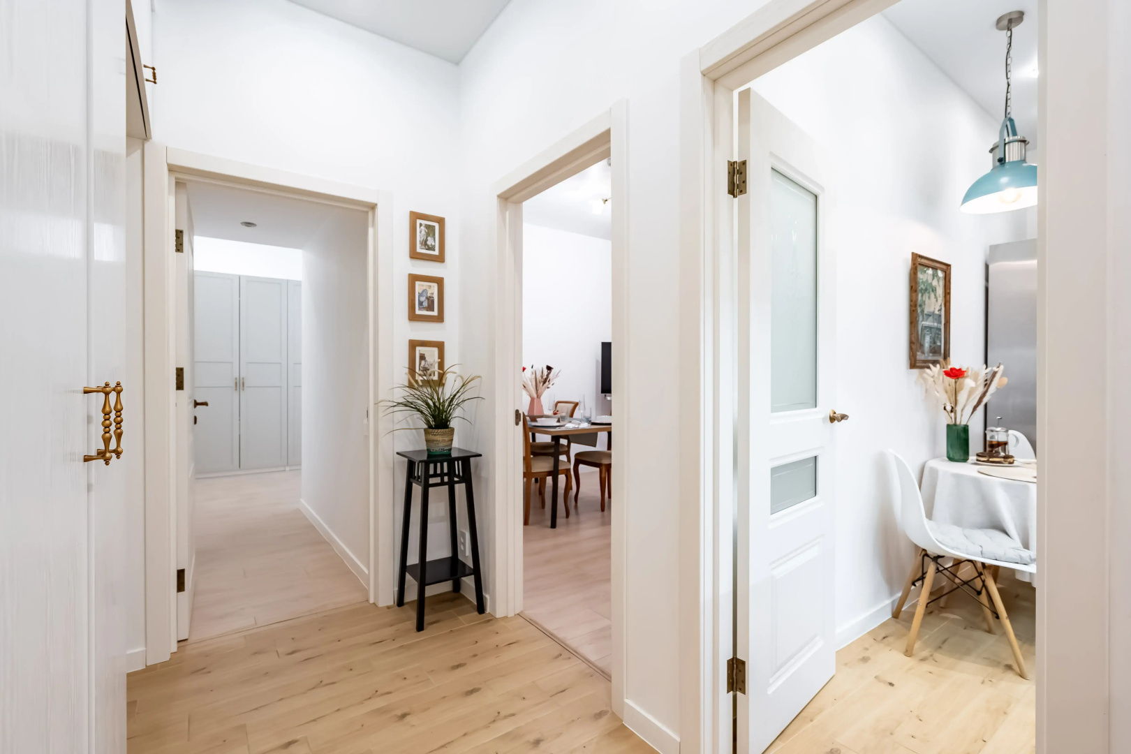 Апартаменты Sergeew Apartments 3-х комнатный Делюкс на Набережной Макарова