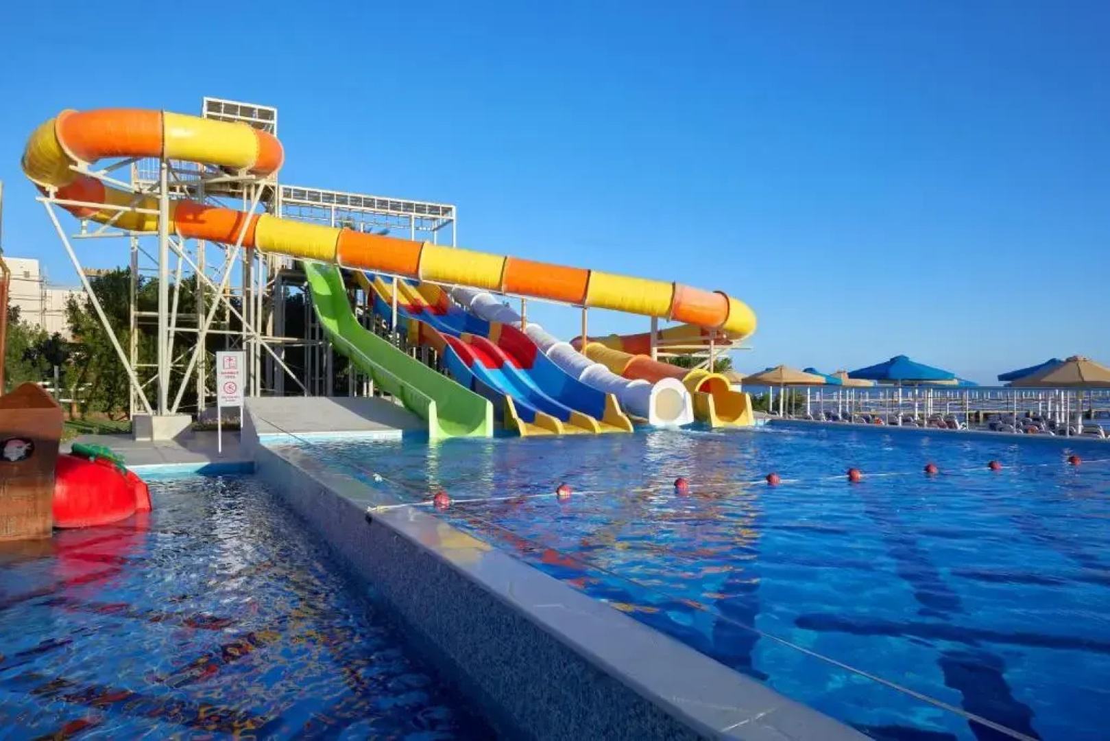 Курортный отель Bellagio Beach Resort