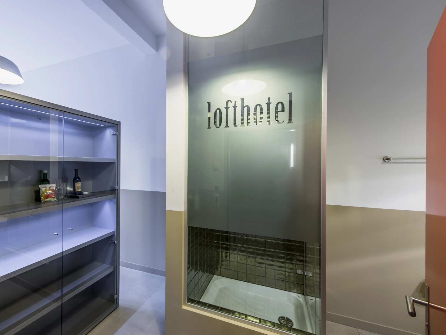 Отель Lofthotel