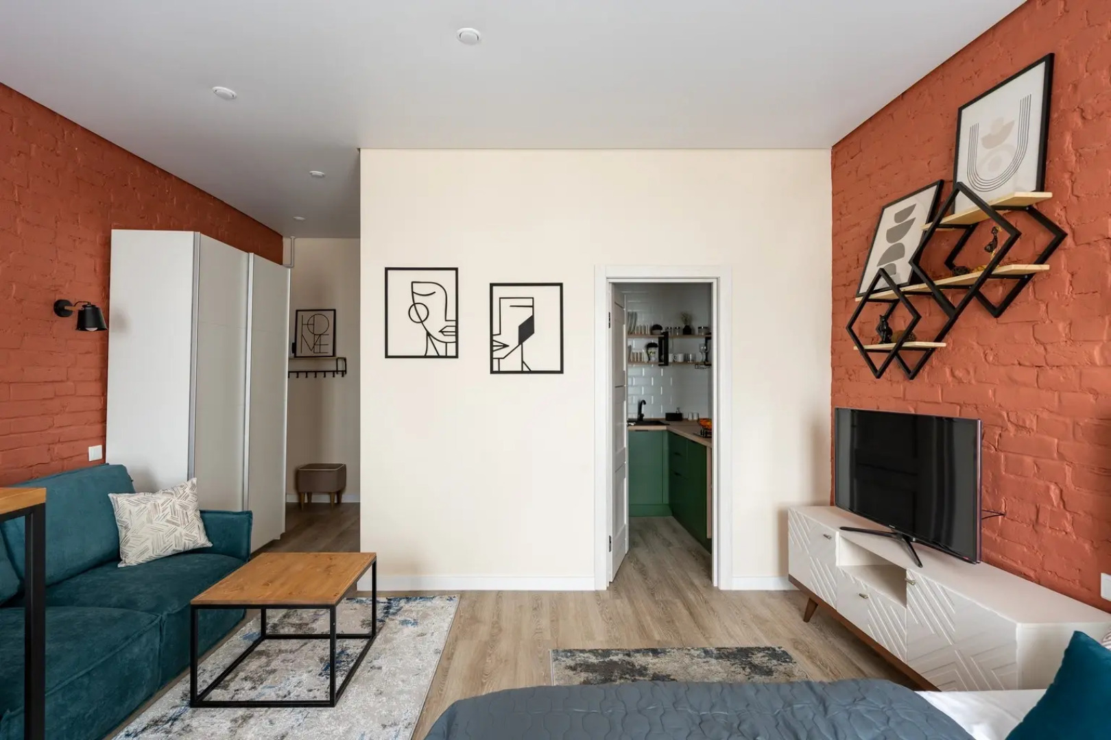 Апартаменты LetYourFlat Amber