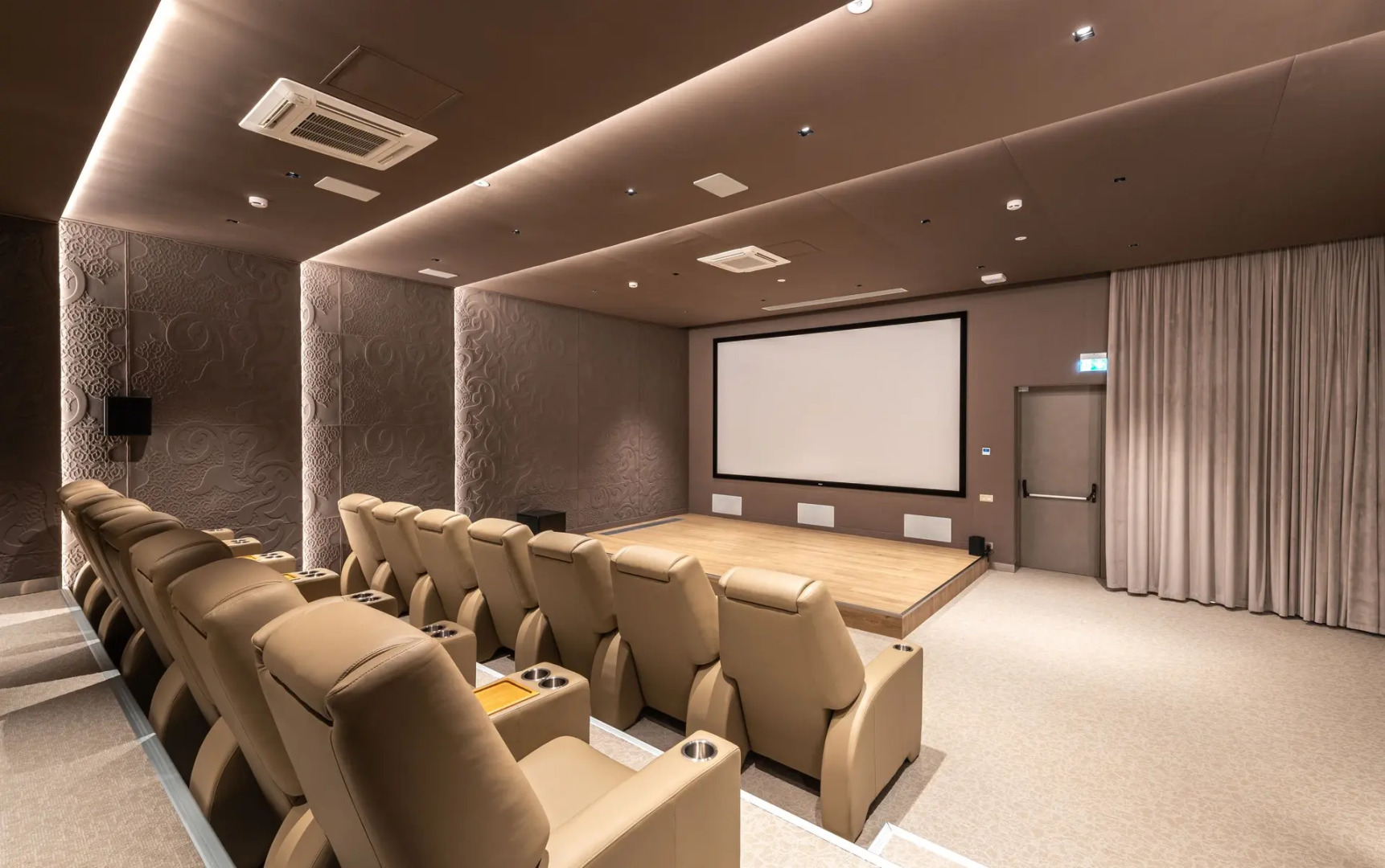 Cosmos Collection Izumrudny Les Hotel