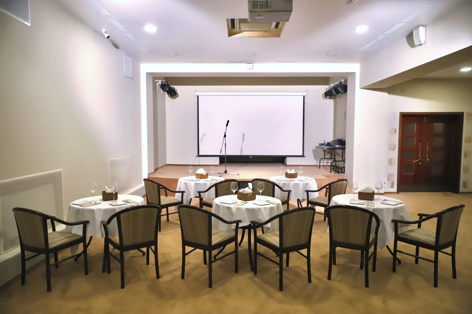 Отель Вилла Альпина