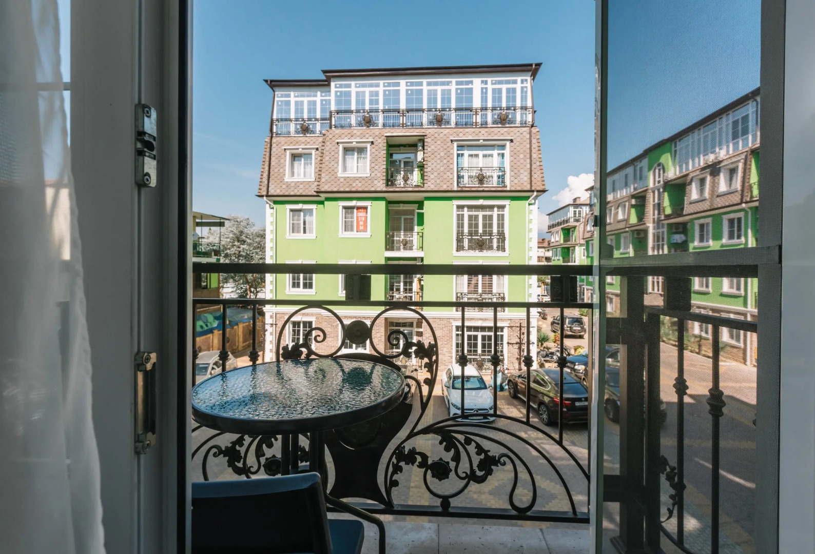 Апартаменты Red Apartments Арт Лайт Марио