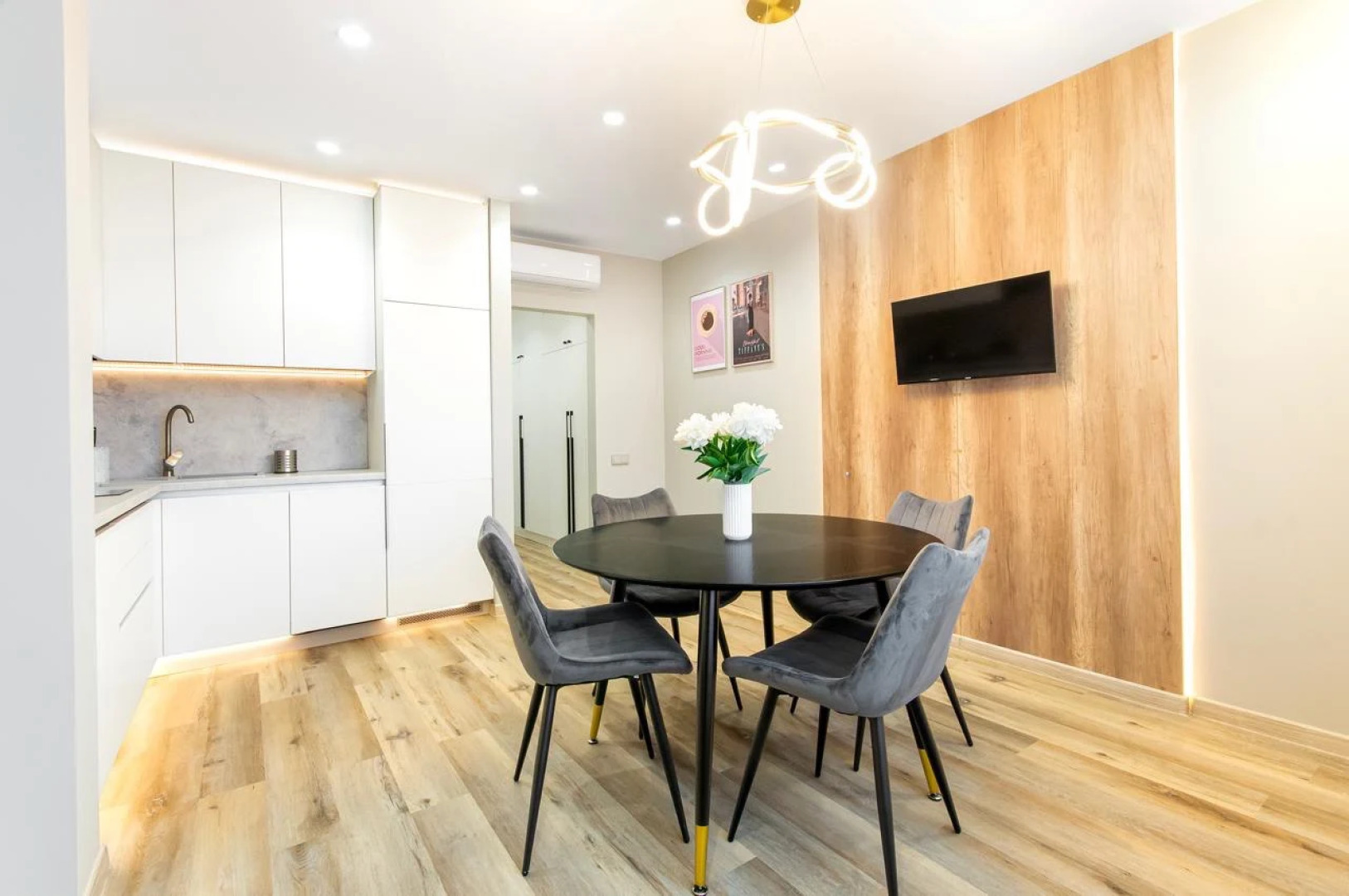 Апартаменты Небо Первая Линия 17